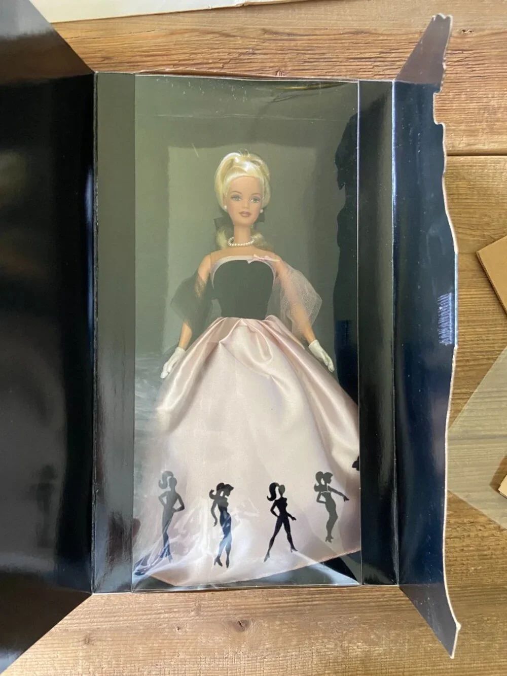 2000 Barbie Timeless Silhouette Collector Doll #29050 Original Box
